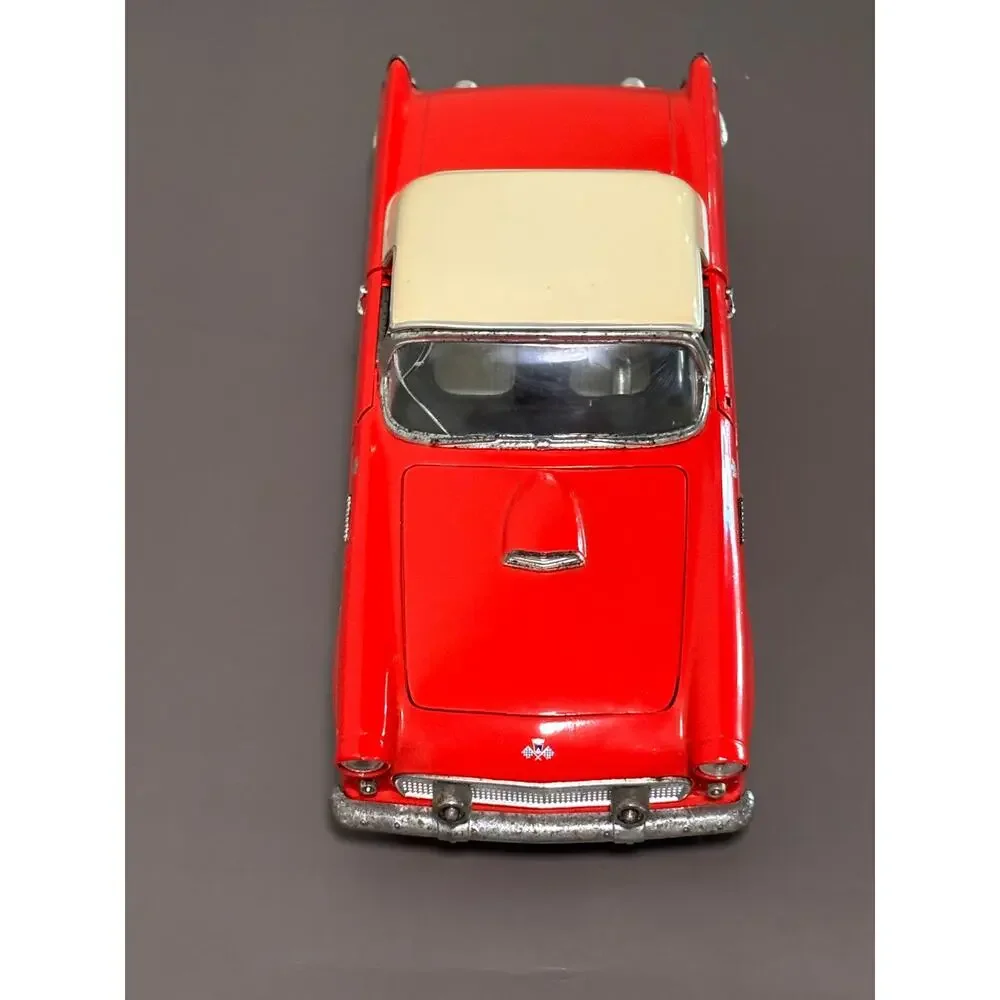 1955 Ford Thunderbird Diecast 1:18 Road Legends Red T-Bird Cream Removable Roof